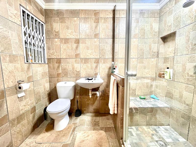 4 Bedroom Property for Sale in Rocklands Western Cape